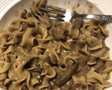 Crockpot beef tips and noodles 2023
