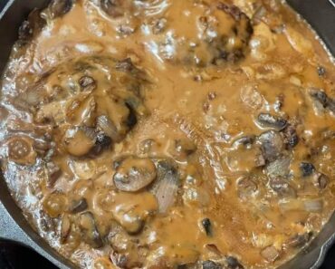Hamburger steak smothered 2024