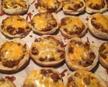 Old school pizza burgers 2023