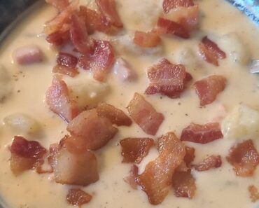 Creamy Crockpot Cheesy Potato Soup with Ham and Bacon 2023