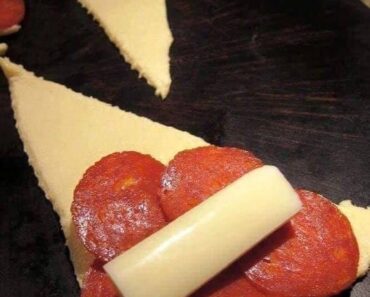 Pepperoni and Cheese Crescent Roll-Ups