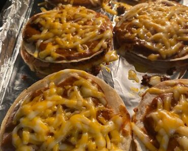 Homemade Mexican Pizza Recipe 2023