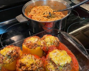 Cheesy Stuffed Bell Peppers 2023