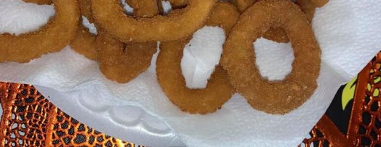Crispy Onion Rings with Zesty Petal Sauce 2023