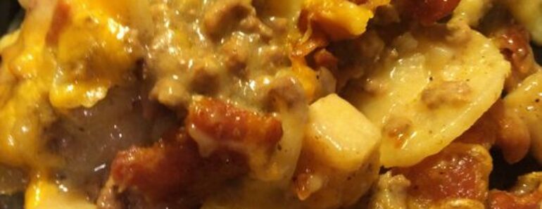 Creamy Beef and Scalloped Potato Casserole with Bacon 2023