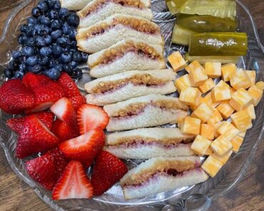 👉 Fruit SnackPlatter
