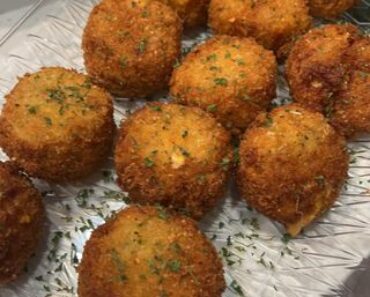 Buffalo Chicken Poppers Buffalo Chicken Poppers