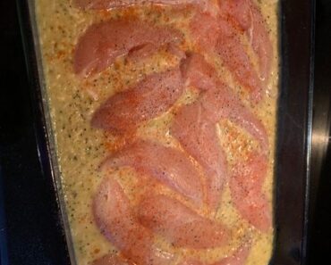 👉 Creamy Chicken and Broccoli Rice Bake 👉 Creamy Chicken and Broccoli Rice Bake