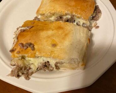 👉 CheesesteakStromboli