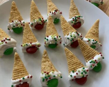 👉Elf Hats Holiday Treats
