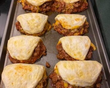 Sloppy Joe Stuffed Biscuits