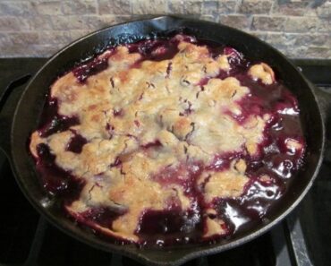 👉Homemade BlackberryCobbler