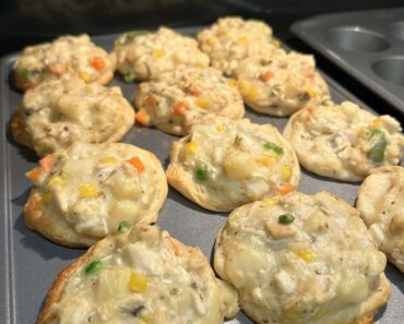 👉Mini Chicken Pot Pie Biscuits