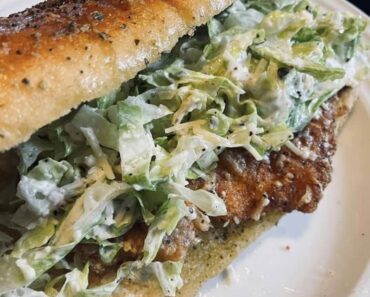 👉Crusted Chicken Caesar Salad Sub