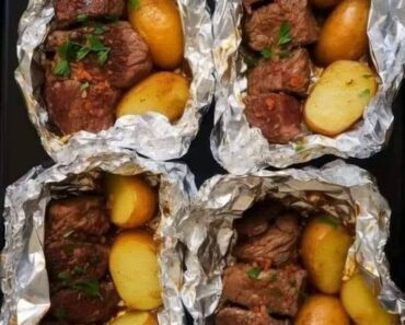 👉Garlic SteakPotato Foil Packets