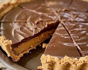 👉Peanut Butter Cup Pie