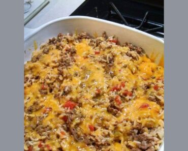 👉Cheesy Spanish Rice Bake 👉Cheesy Spanish Rice Bake