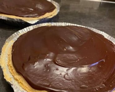 👉HomemadePeanut Butter Pie