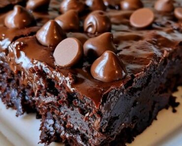 👉Chocolate DumpCake