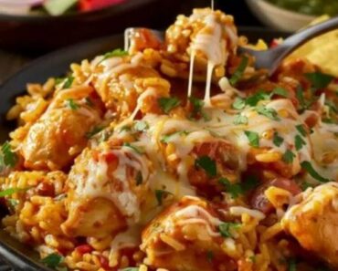 👉Mexican Chicken and RiceQueso 👉Mexican Chicken and RiceQueso