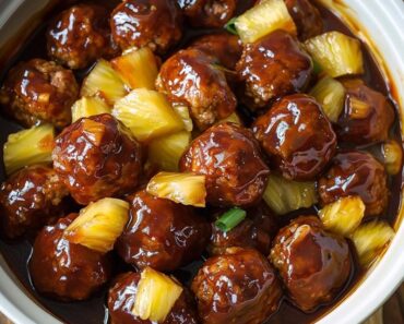 Slow Cooker Pineapple Barbecue Meatballs