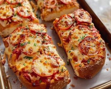 Creamy Chicken Alfredo Pizza Bread Creamy Chicken Alfredo Pizza Bread