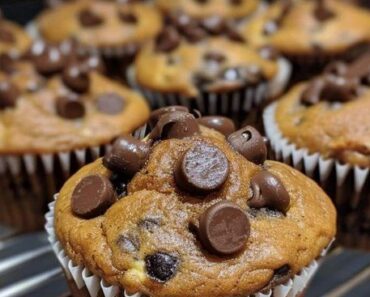 👉Delightful Choc Chip Banana Muffins 👉Delightful Choc Chip Banana Muffins