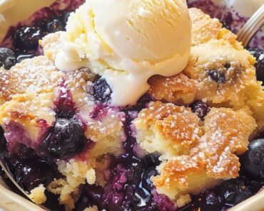 👉Irresistible Blueberry Cobbler Delight