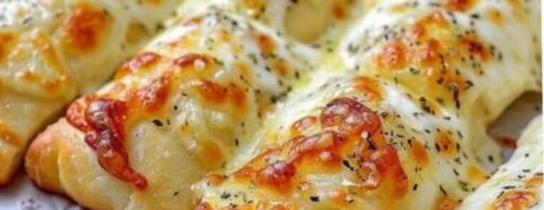 👉Homemade Cheesy Garlic Breadsticks