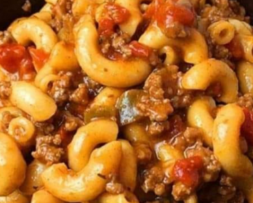 👉Crockpot Cheddar Chili Mac