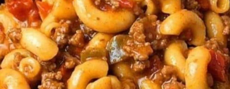 👉Crockpot Cheddar Chili Mac