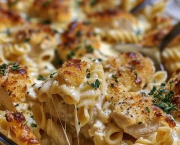 👉CreamyGarlic Parmesan Chicken Pasta Bake