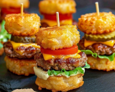 👉Mini Tater Tot Cheeseburgers