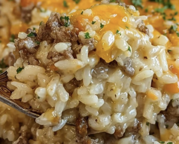👉SavoryCheesyGround Beef and Rice Casserole