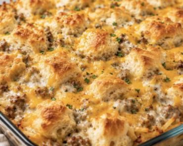 👉BiscuitsGravy Hashbrown Breakfast Casserole