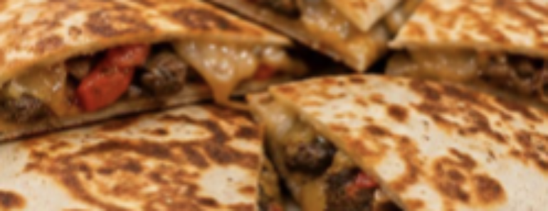 👉Cheesy Fajita Chicken Quesadillas