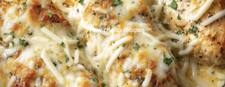 Slow Cooker Cheesy Garlic Chicken